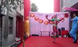 岳口民间大舞台 <em>表演唱 妹送情哥去南方</em>