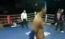 格斗 14年 泰国拳王叫嚣中国拳王的下场 抬着出去的 中