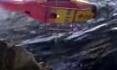 台湾直升机峡谷救人惊险场面 旋翼离山壁仅1米
